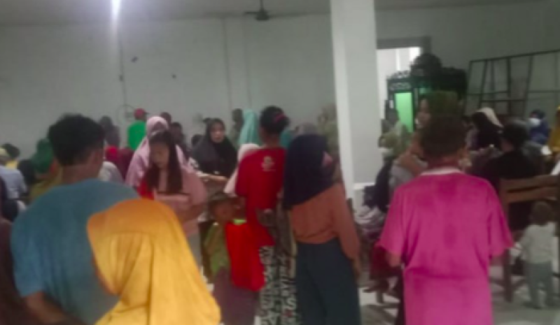 Penyaluran Dana Program Keluarga Harapan (PKH) dan Bantuan Pangan Non Tunai (BPNT) Dari Pos di Desa Jembatan Kembar